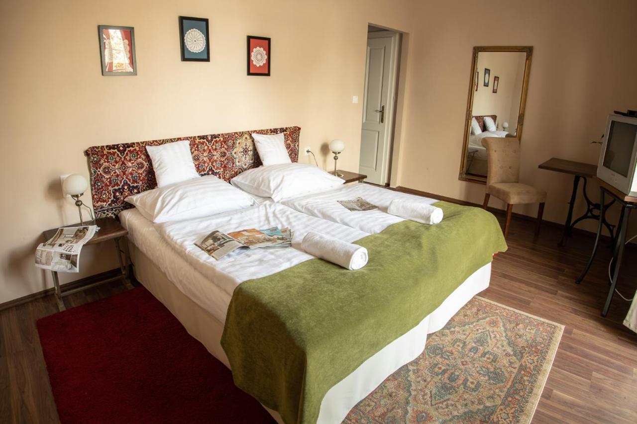 Bed and Breakfast Tarnóca Kúria Soponya Exterior foto